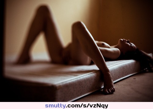 Tomasz Kałużny
#erotic #sexy #masturbation #bed #nude #girl