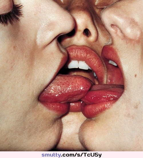 #lesbian #kiss #tongues