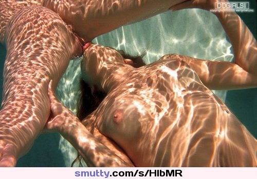 #lesbiansex #underwater #oralsexpussy #Lesbos #sexy #EroticBeauty #nicetits