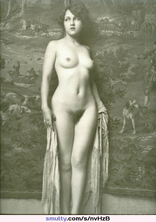Isabel Gardner by #AlfredCheneyJohnston #ZiegfeldGirl #vintage #1920s #shawl #shorthair #tapestry