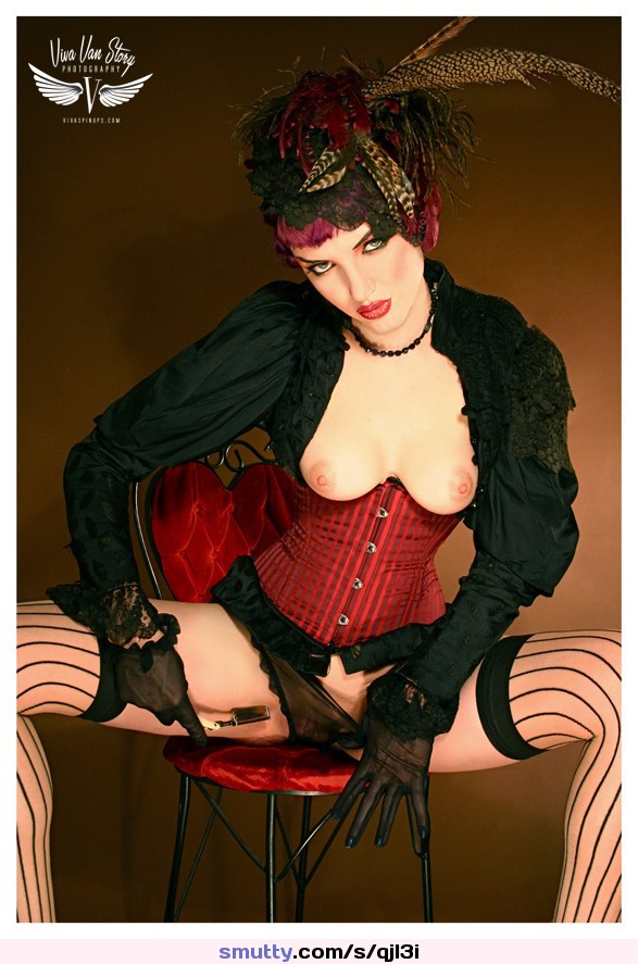 #Scar by #VivaVanStory #corset #gloves #stockings #shorthair #feathers #pinup #straightrazor #lace