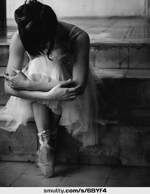 Contemplation ...........#ballet #beauty #slippers ........................#tele