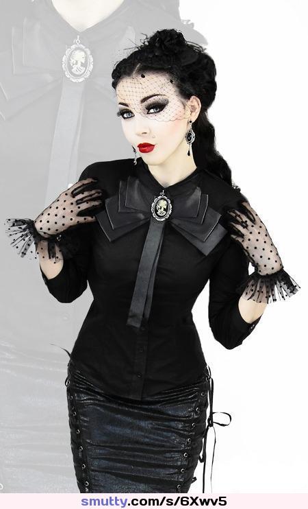#Beautiful ...................#pale #lace #corset #goth #eyes #gloves #gothgirl ................#tele