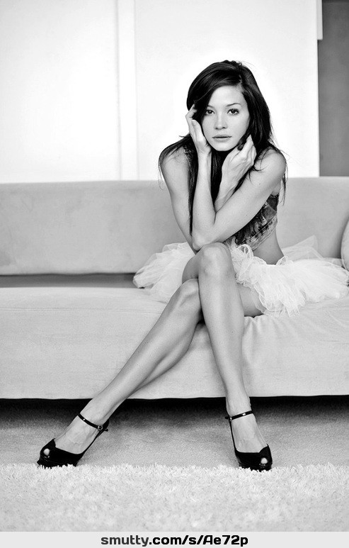 #Beautiful ....#sexy #brunette #legs #eyes #lovely #gorgeous #beauty ......#tele