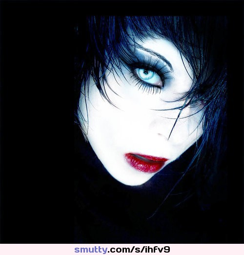 #dangerouslysexy .....#eyes #goth #pale #beautiful #brunette #sexy  #beauty  .....#tele