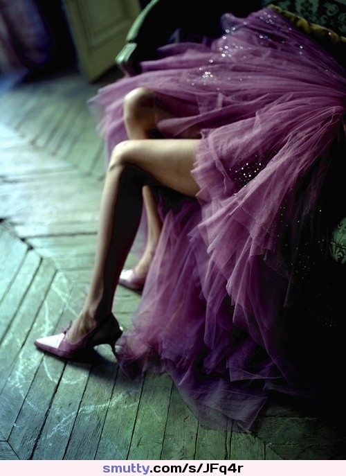 Mmmmm she makes me #melt ....#heels 
#purple #sexy #beauty ....#tele