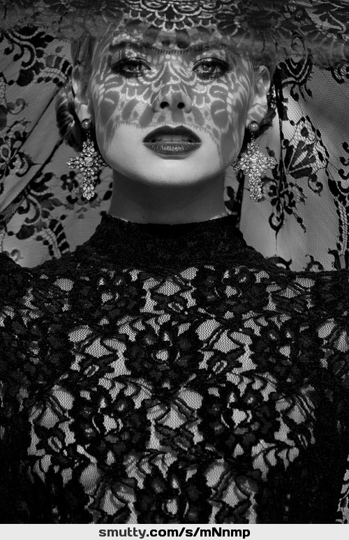 #dark #beauty ......#lace Elegant #goth #dangerouslysexy #veil #pale #eyes #gorgeous #beautiful .....#tele