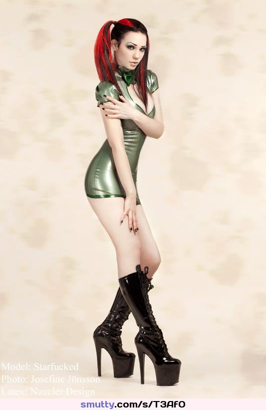 #Sexxxy ......#lovely #redhead #latex #pale #boots #heels  #dangerouslysexy #Beautiful #gorgeous #sexy ...........#tele