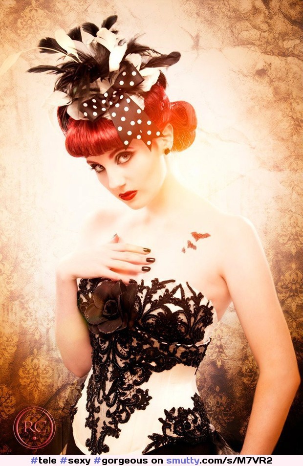 #sexy .... #gorgeous #redhead #eyes #lace #corset #pale #goth #beautiful #beauty #temptress #lovely #lush ......#tele