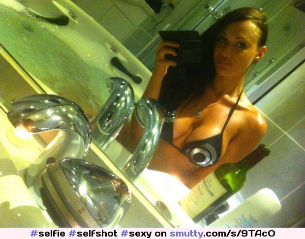 #selfie #selfshot #sexy #beautifulgirl #busty #bestselfies #amateur #boobs #tits #wow #hot #Ygwbt #ExGf #brune #mirrorshot #brunette #bikini