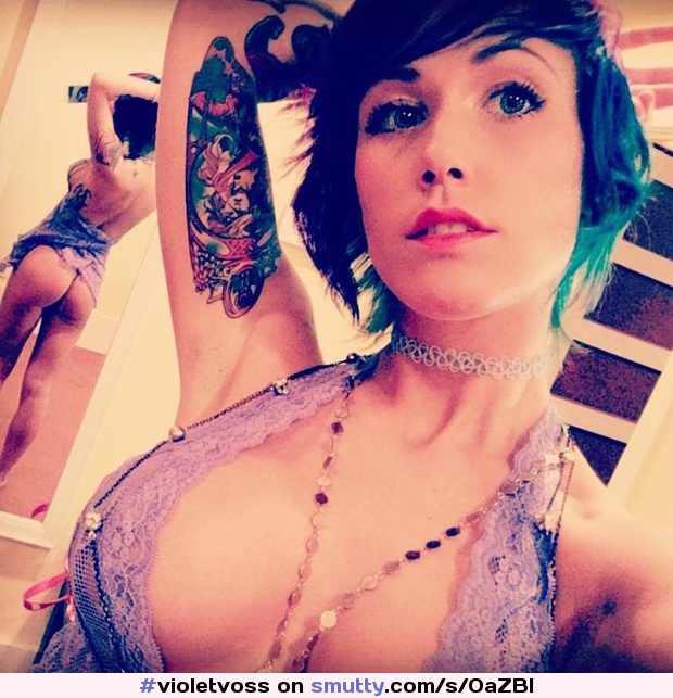 #violetvoss #violet_voss #iwannadateher #hottestcamgirl #iwannafuckher #gorgeous #afave #afcumslut #dsl #tattoos #tinywaist #perfectass