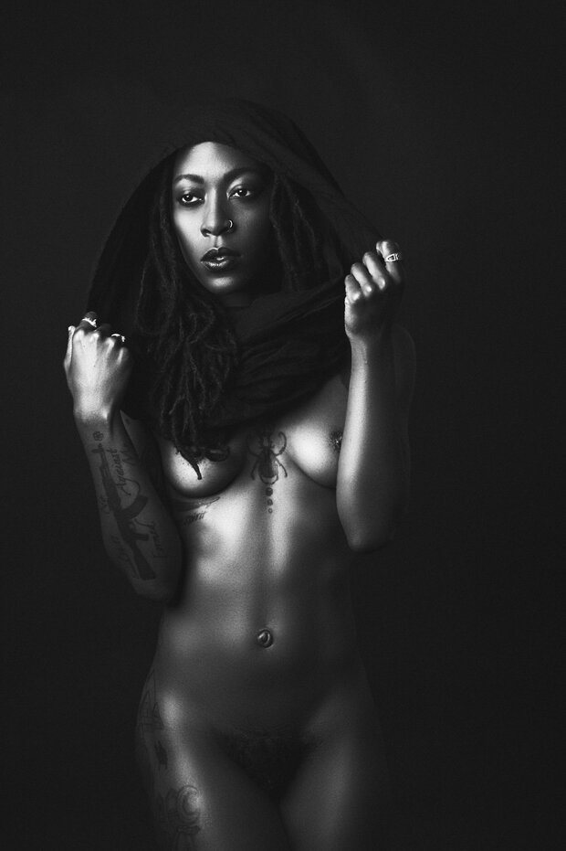 Black and white nude photography.
#ArtisticNude #blackgirl #BlackAndWhite