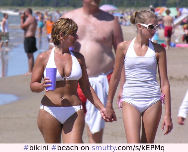 #bikini
#beach
#motheranddaughter
#blonde