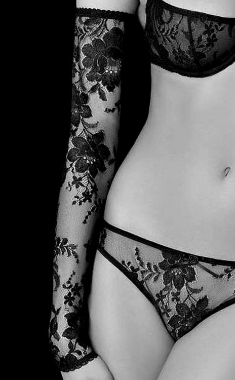 #lingerie #vanillaicecream #belly #workoart #expensive #delicious