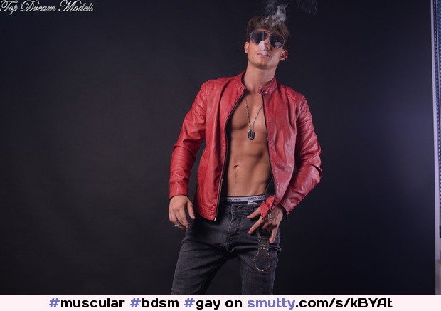 HectorPhill is live on   #muscular #bdsm #gay #fitmodel #cashmaster
