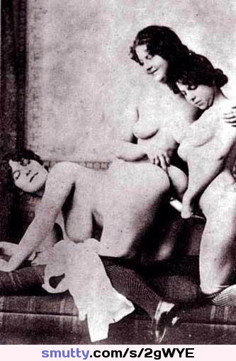 #vintage#vintageporn#retro#retroporn#BlackAndWhite#insertion#dildoinsertion#threesome#vintagelesbians