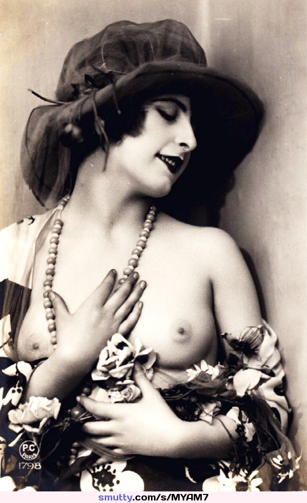 #vintage#vintageporn#retro#retroporn#BlackAndWhite#hat#SexyGirlsWearingHats#1920s#necklace#NecklaceBetweenTits