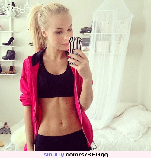 #fit #fitness #sexy #hardbody #abs #gorgeousbody #petite #nonnude #selfshot #blonde