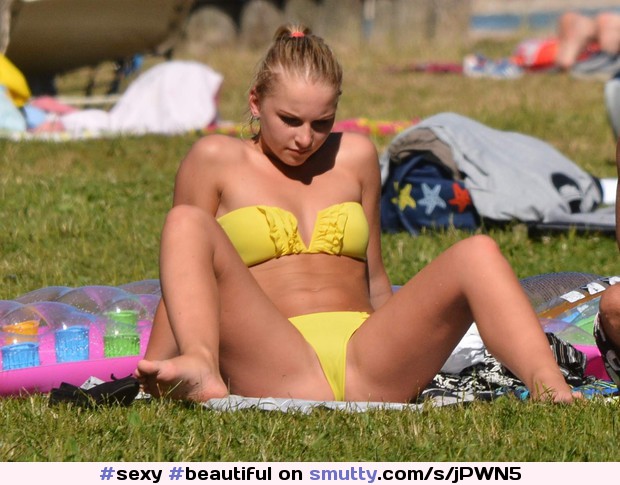 #sexy#beautiful#gorgeous#blonde#amateur#teen#nonnude#outdoors#spread#legs#bikini#cute#young