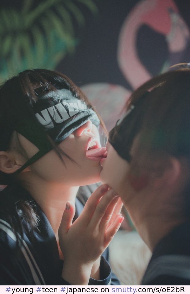 #young#teen#japanese#lesbo#tongue#blind
