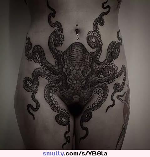 OCTOPUSSY
#tattoo #pussyheadtattoo