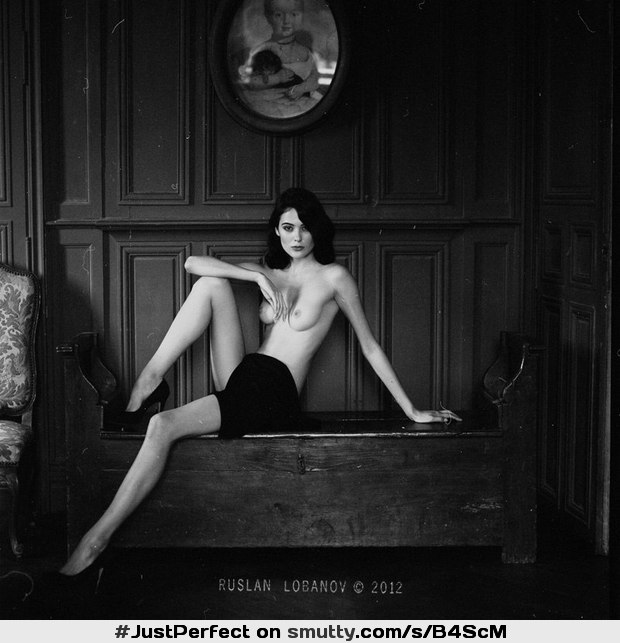 by #RuslanLobanov #BlackAndWhite #artnude #ArtisticNude #elegant #classy #glam #glamour #beauty #gorgeous #boobs #tits #topless #legs