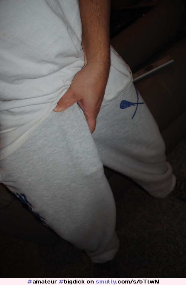 My sweat pants cock
#amateur
#bigdick
#bigcock
#hung
#cockinpants