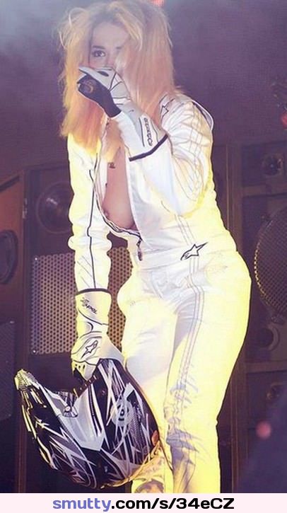 Rita Ora Nipple Slip On Stage At Wembley
#celebtemple #celebrity
