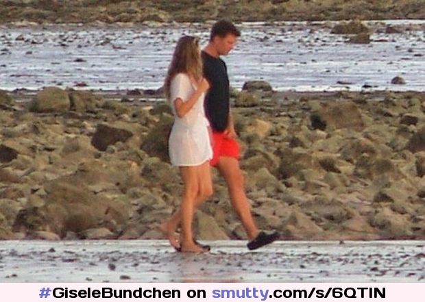 Gisele Bundchen And Tom Bradyout At A Beach In Costa Rica 06/29/2021 #GiseleBundchen