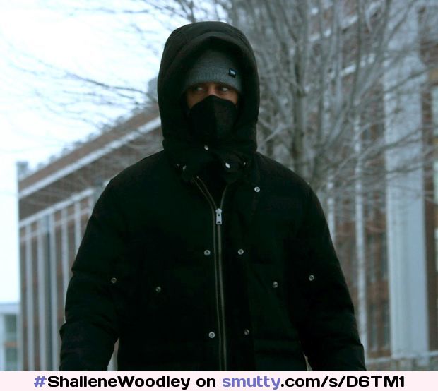 Shailene Woodley - Walking Her Dog in Montreal 03/16/2021 #ShaileneWoodley