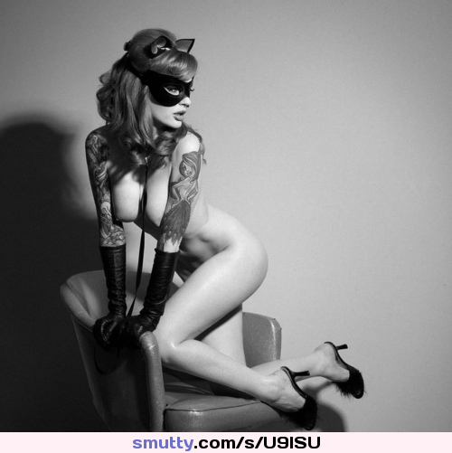 Mmm... meow #girl #nude #kitten #sexy  #SexyTattooedGirls #breasts #mask #LongGloves #slippers