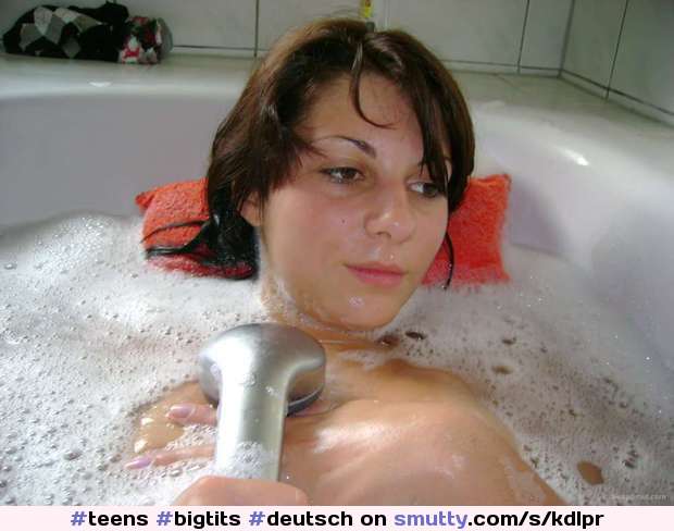 #teens #bigtits #deutsch #german #nipplepiercing #piercednipples #bathtub #schlampe #grabtits #twogirls #amateur #amateurs #girls