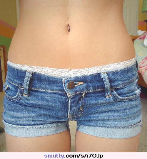 #teen#young#cute#hottie#shorts#jeans#stomach#Beautyful#skinny#pale
