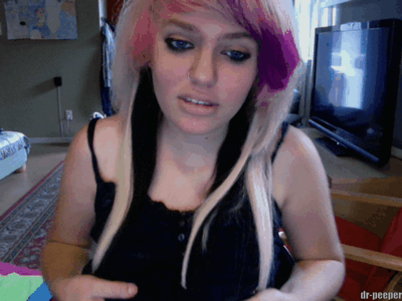 #flashing #gifyo #webcam #emogirl #pinkhair #topless #selfie #teen