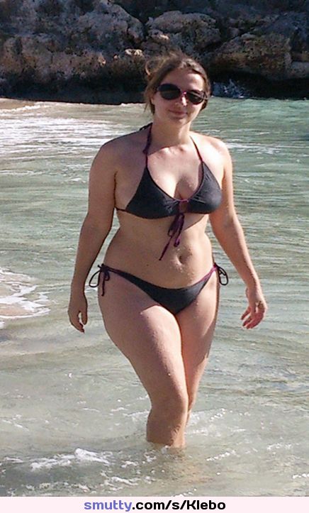 chubby bikini babe
#chubby#bikini#beach#milf#busty#hornyforcock