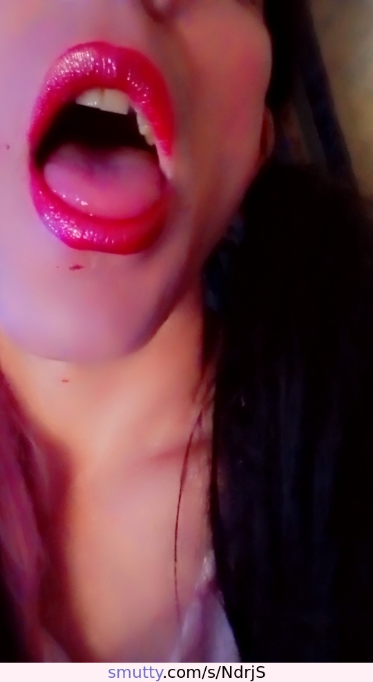 #sexyshemale #cutetrap #trap #shemale #shemalecocksucker #cocksucker #dicksuckinglips #lipstick  #perfectshemale
