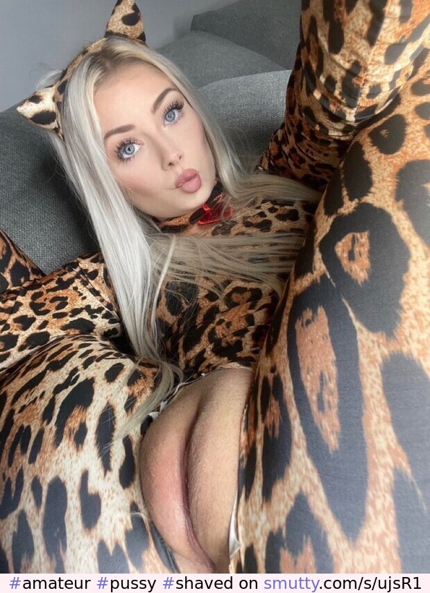 #amateur #pussy #shaved #closeup #blonde #selfie #niceslit #showingpussy #lickablepussy