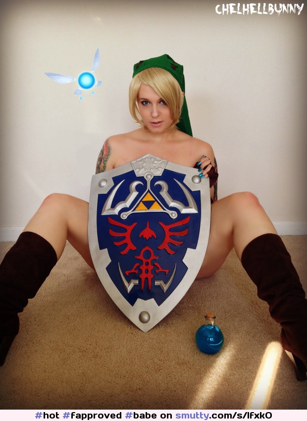 #hot #fapproved #babe #sexy #moar #cosplay  #gamergirl #beauty #zelda #shield #boots #fantasy #blonde
