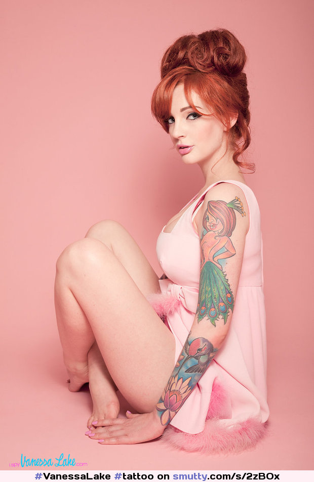 #VanessaLake #tattoo #legscrossed #redhead