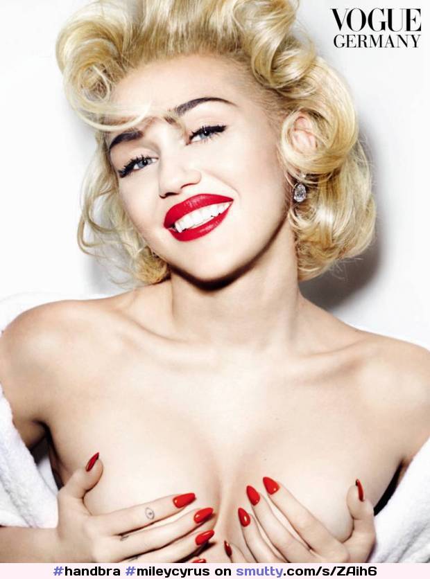 #MileyCyrus #breasts #celebrity #handbra