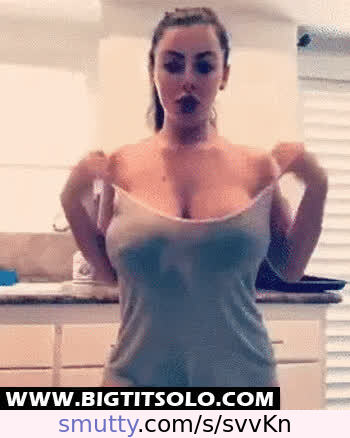 Huge tits camgirl flashing
#bustycam #titscam #boobscam #bigtits #bigtitsgif #hooters #bustycamgirl #bustywebcam #webcamgif #camgirls #tits