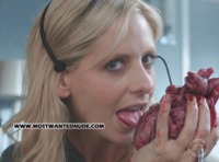 Buffy star Sarah Michelle Gellar shows her tongue technique gif
#SarahMichelleGellar #buffy #tongue #heart #licking #blowjob #weird #celebs