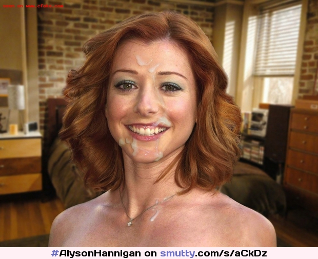 #AlysonHannigan with her radiant #SmileOrSmirk after her weekly meeting with her manager.