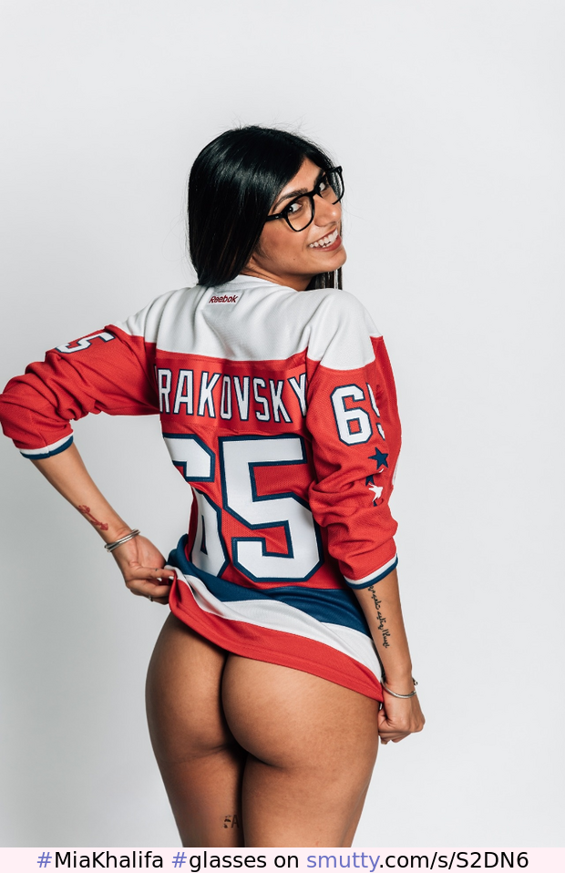#MiaKhalifa #glasses #butt #pornstar #hotbody #hottie #brunette #hockeyjersey #sexy #SexyBabe