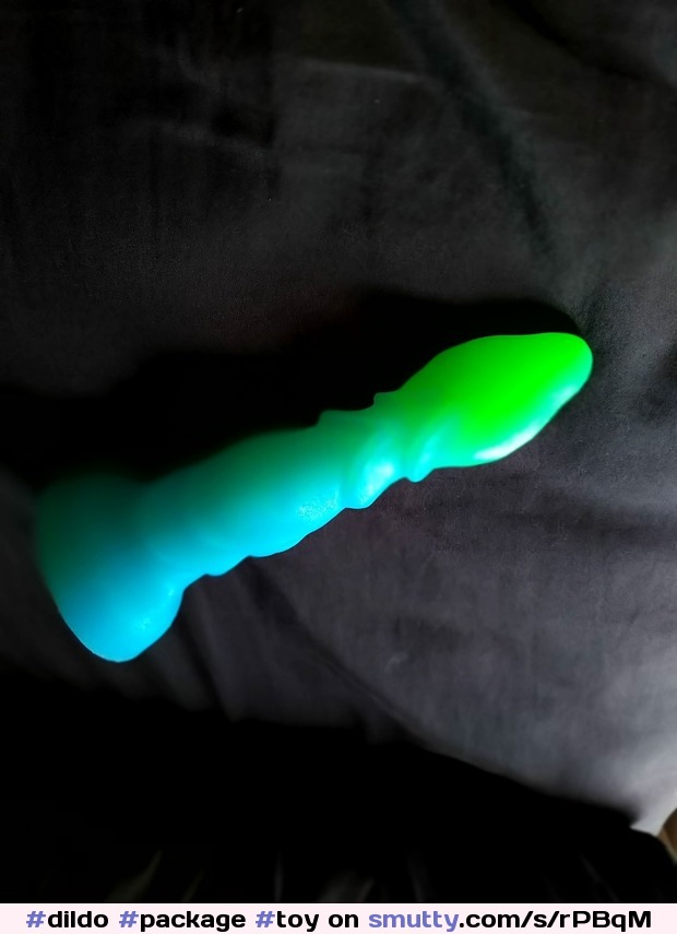 He had arrived. #dildo #package #toy #artistic #ribbed #ridges #colorful #alien #draenei