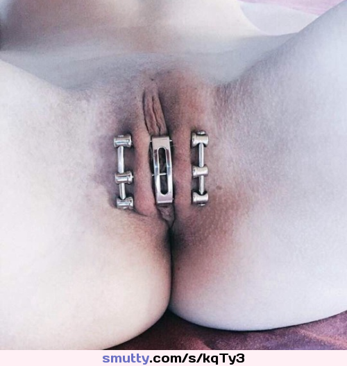 An interesting chastity device. 
#pierced #shaved #piercedpussy #pussymodsgalore #bdsm #chastity