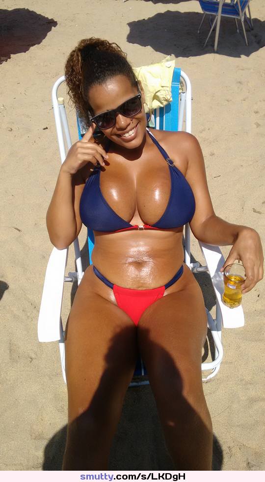 #Jessykiinhaa #boobs #bigboobs #EnormousTits #bikini #beach #fromfacebook #girlsfromfacebook #sunglasses #brazilian