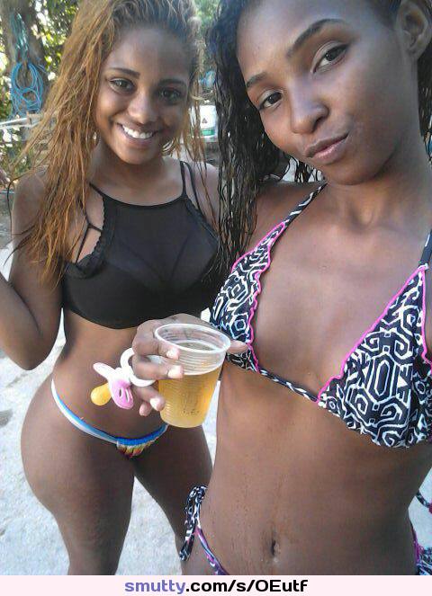 #girlsfromfacebook #fromfacebook #facebook #2girls #ebony #bikini #beer #brazilian #selfie