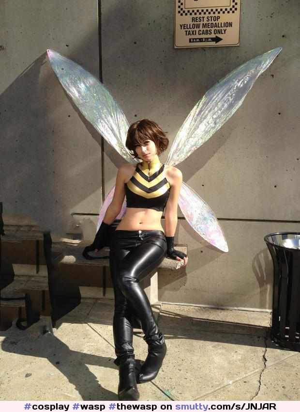 #cosplay #wasp #thewasp #avengers #marvel #janet #flatstomach #costume #antman #wings