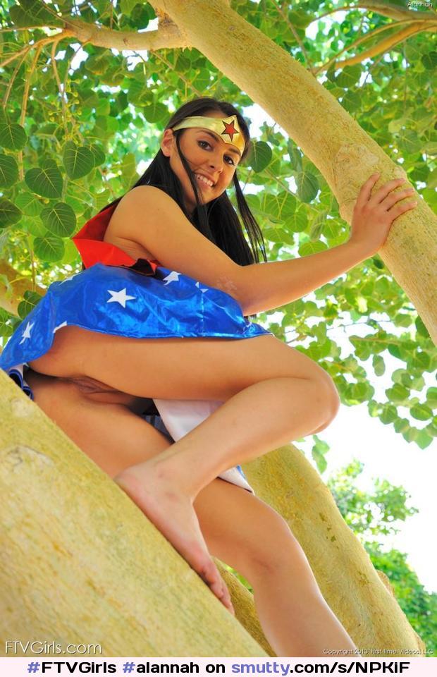 #FTVGirls #alannah #wonderwoman #cosplay #upskirt #upskirtnopanties #psfb #tree #uptree #climbing